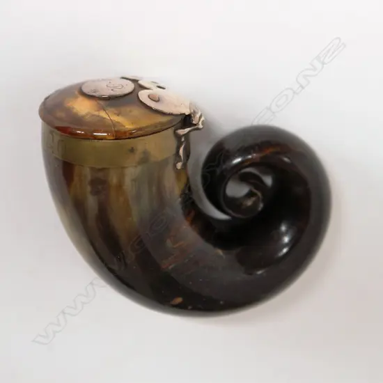 A George III Scottish ram's horn snuff mull