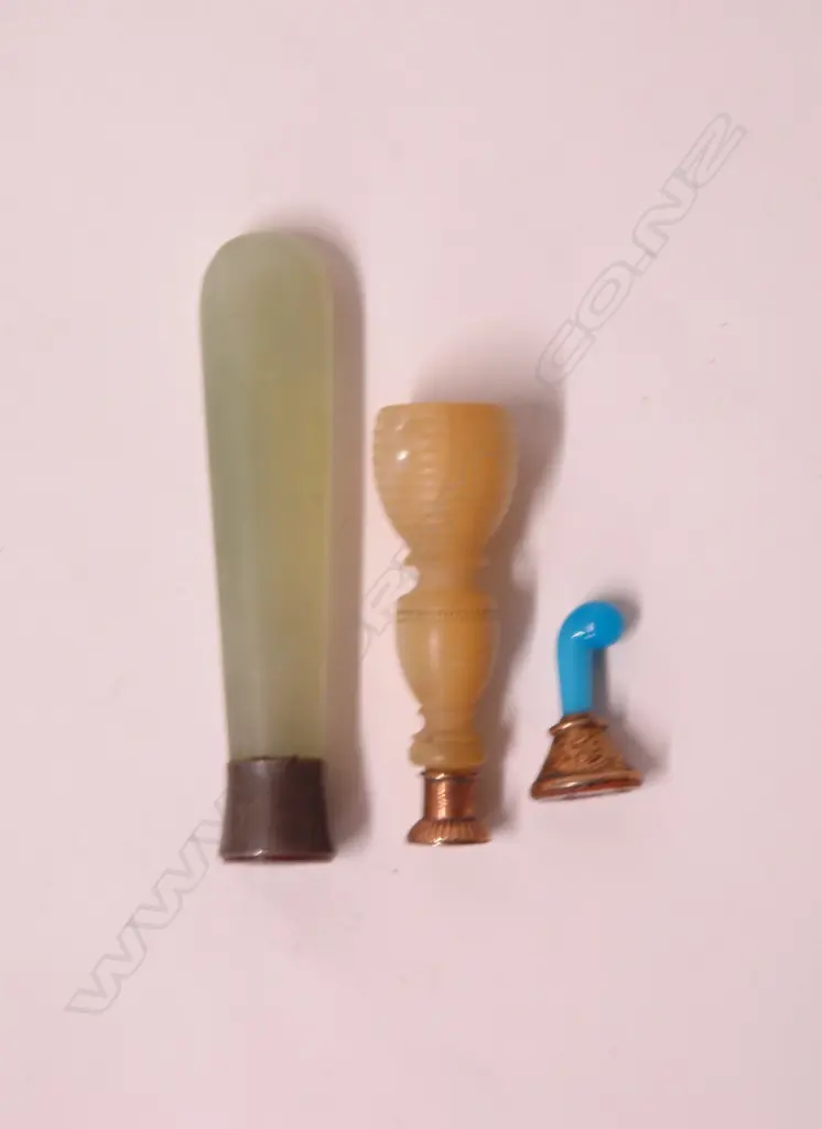 Three small 19thC personal wax seals Image 1++