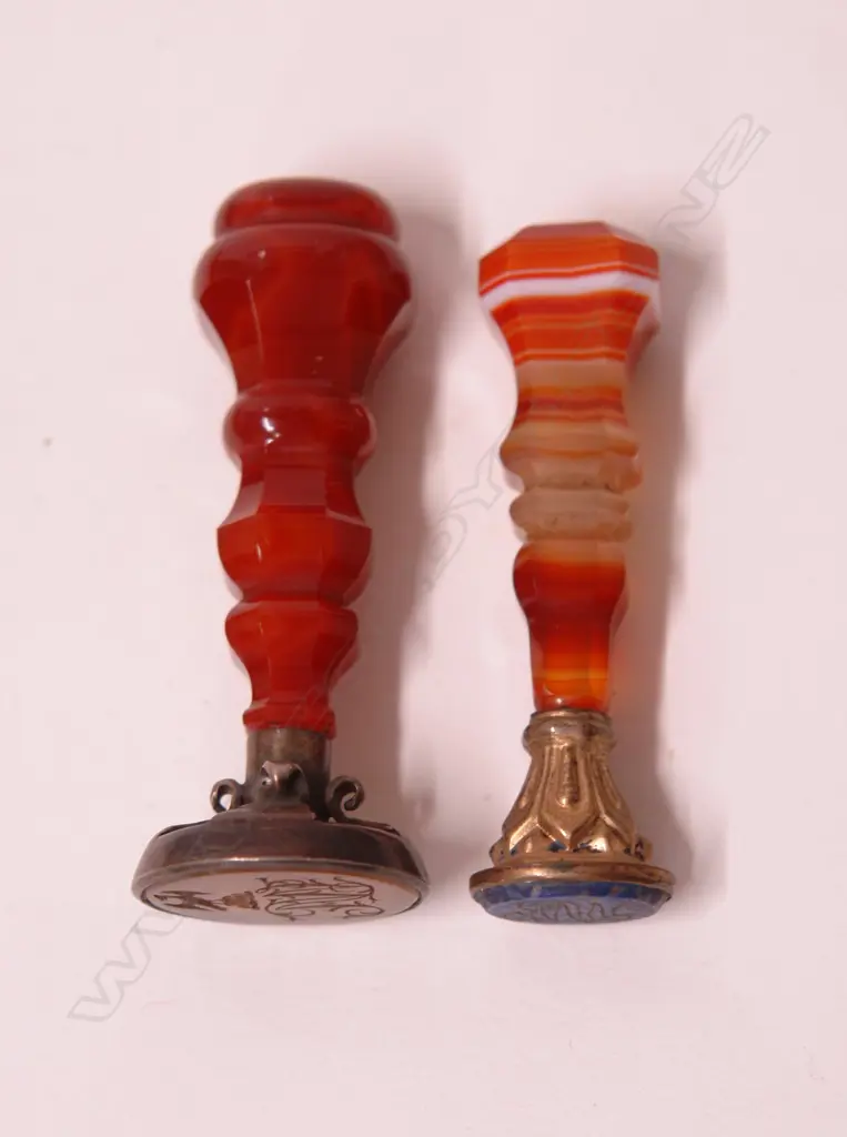 Two 19thC carved agate handled desk seals Image 1++