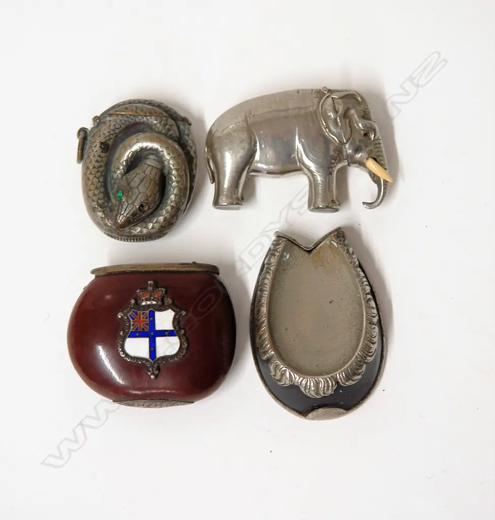Four vintage novelty vesta cases Image 1++