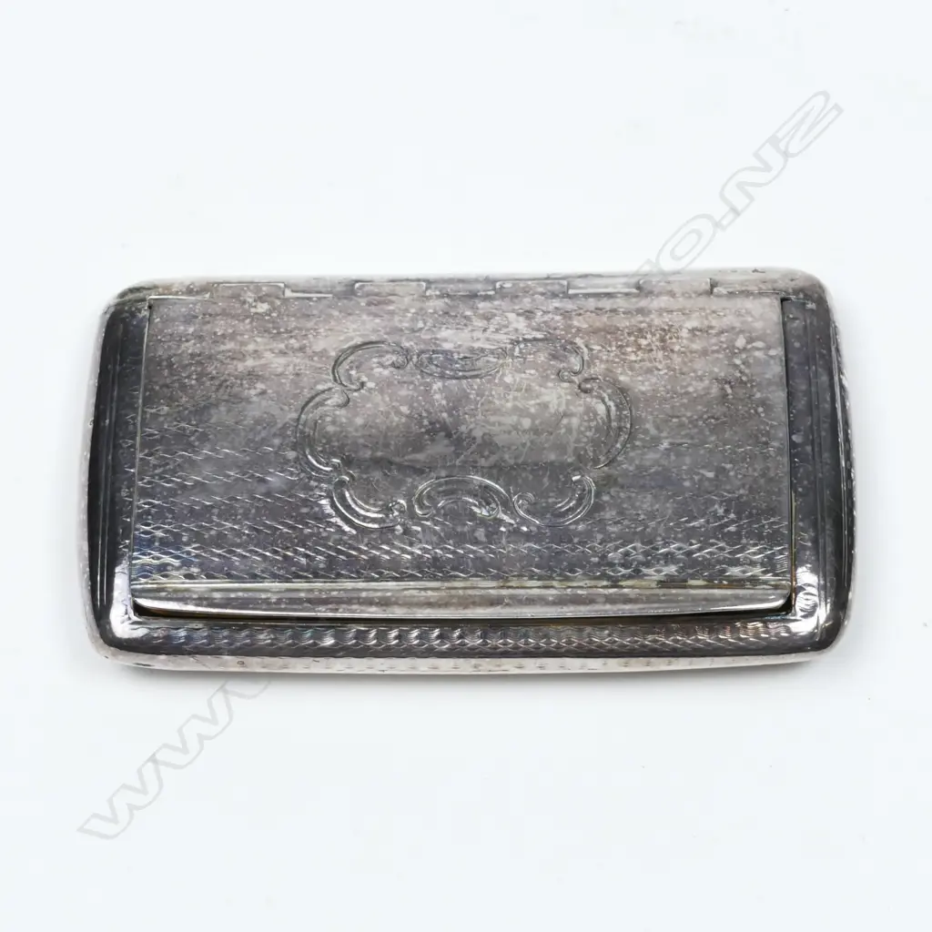 A Victorian silver snuff box Image 1++