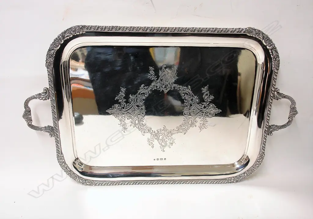 An impressive Edwardian silver banquet tray Image 1++
