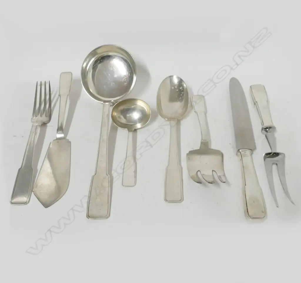 An extensive 140 piece Italian Art Déco .800 silver table service by Ricci & C. S.p.A. Image 1++