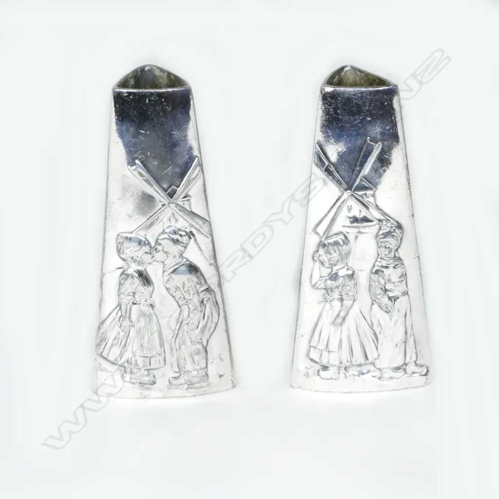 A pair of small WMF Art Nouveau vases Image 1++