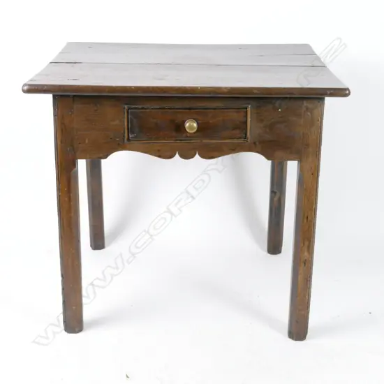 A Georgian country oak small side table