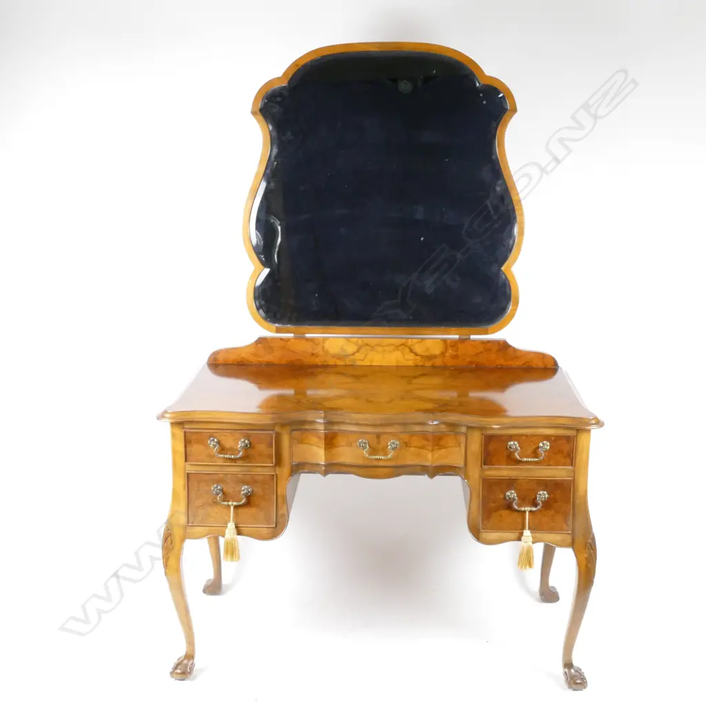 A burr walnut dressing table Image 1++
