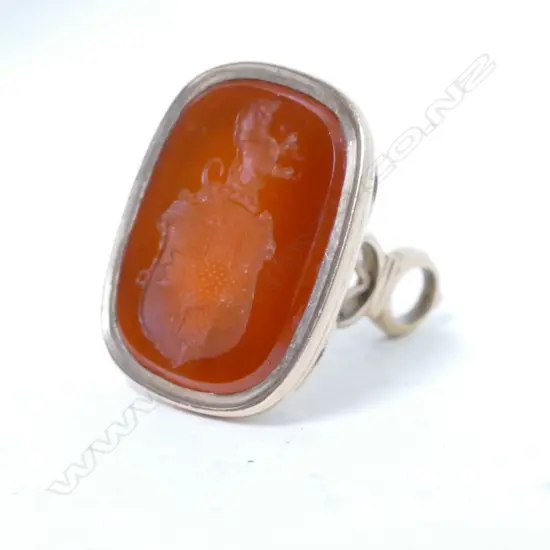 A George III 9ct. rose gold seal