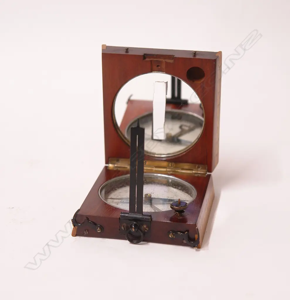 An early 20thC French military/surveyor's alidade compass Image 1++