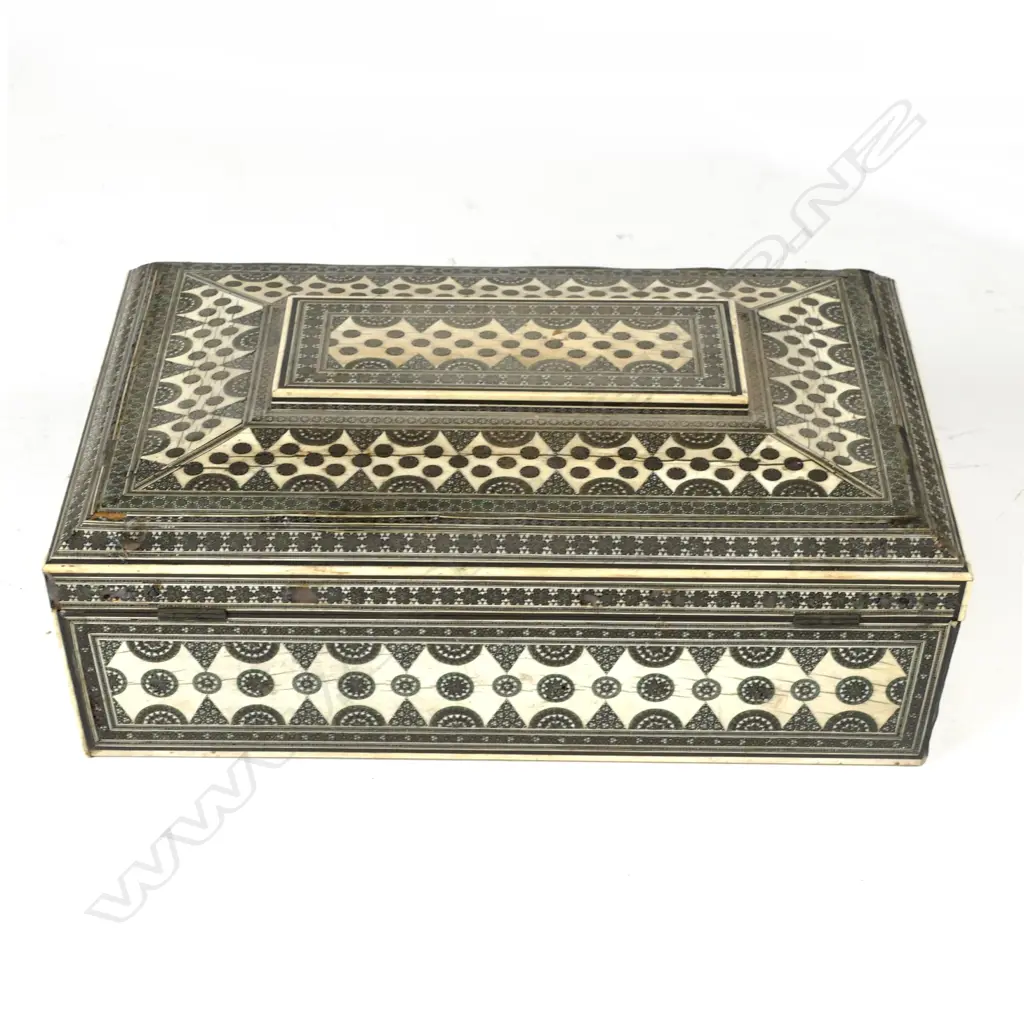 An Indian Vizagapatam ivory work/sewing box Image 1++