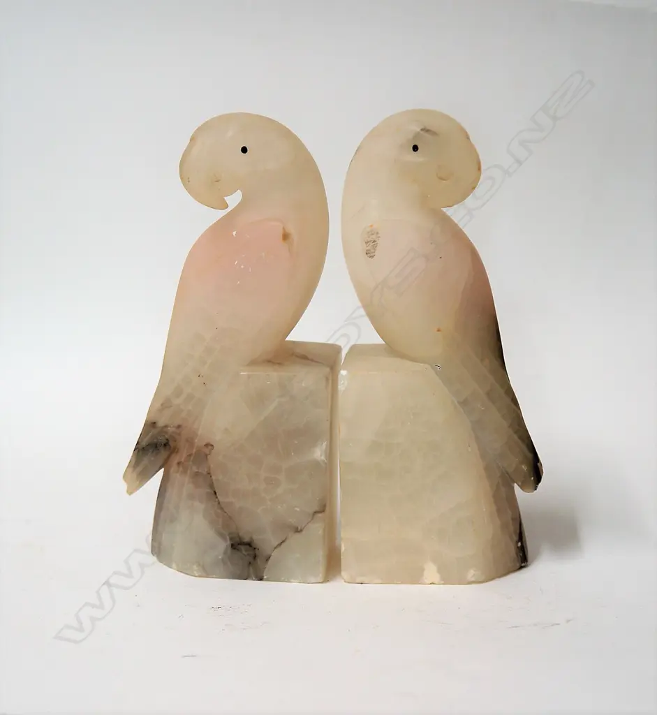 A pair of Art Deco alabaster parrot bookends Image 1++