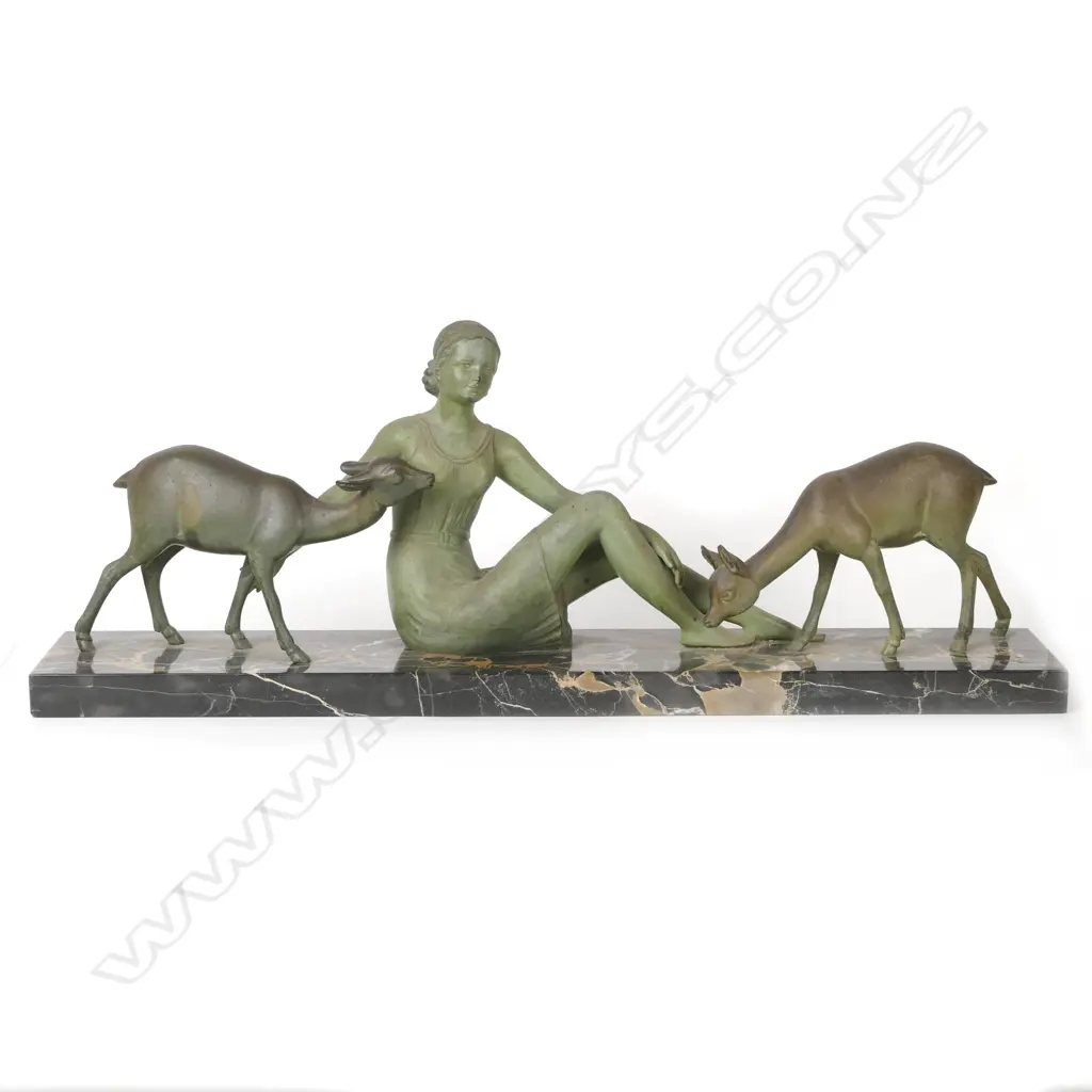 An Art Deco bronze figure group Image 1++