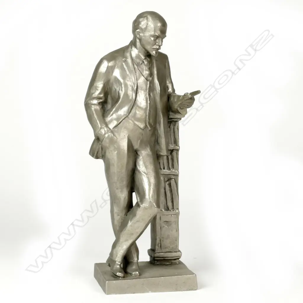 An aluminium figure of Vladimir Lenin Image 1++