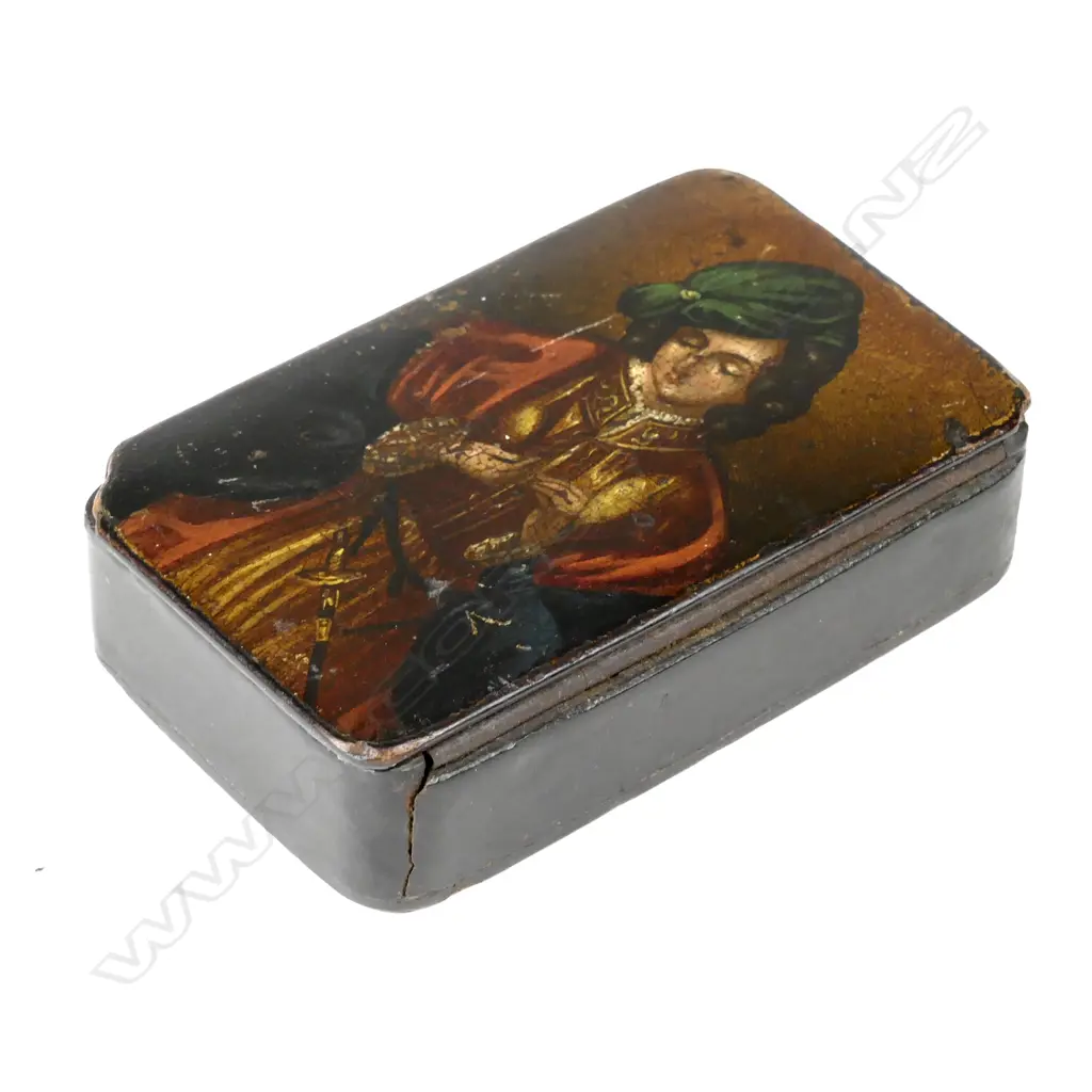 A small papier maché snuff box Image 1++