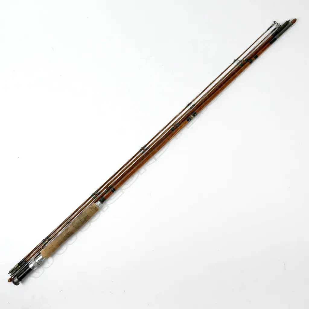 A desirable W.H Tisdall Ltd. 3-piece split cane fly rod 'The Aratiatia Special' Image 1++