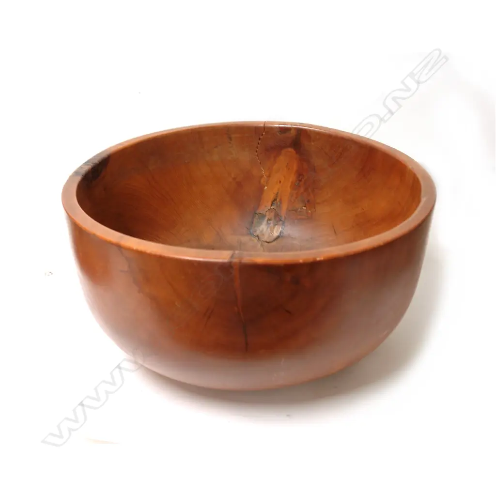 A large turned kauri bowl Image 1++