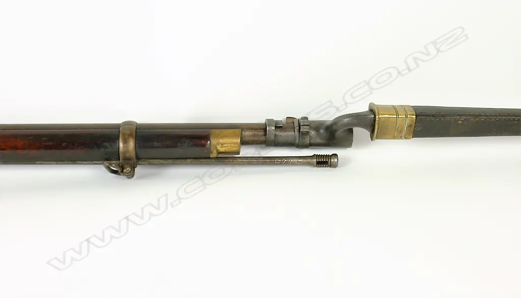A good Enfield Pattern 1853 percussion musket N.Z. issue Image 1++