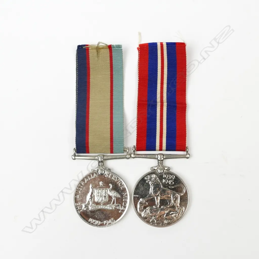 Two WWII medals Image 1++