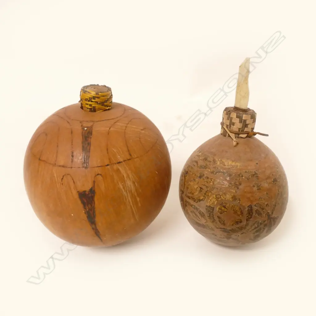 Two small lime gourds from the Trobriand Islands Image 1++