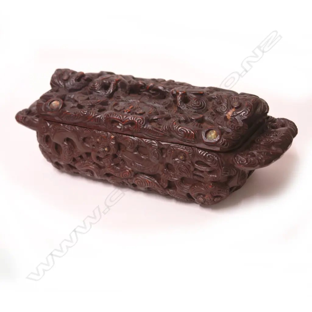 A Maori carved papahou (treasure box) Image 1++
