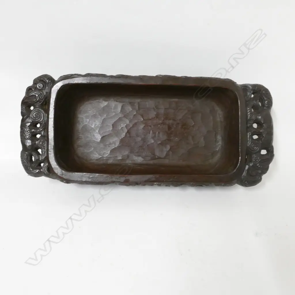 A Maori carved papahou (treasure box) Image 1++