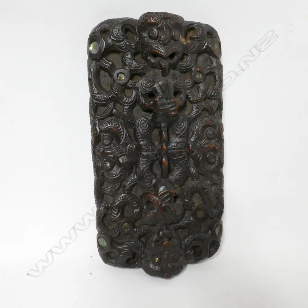 A Maori carved papahou (treasure box) Image 1++