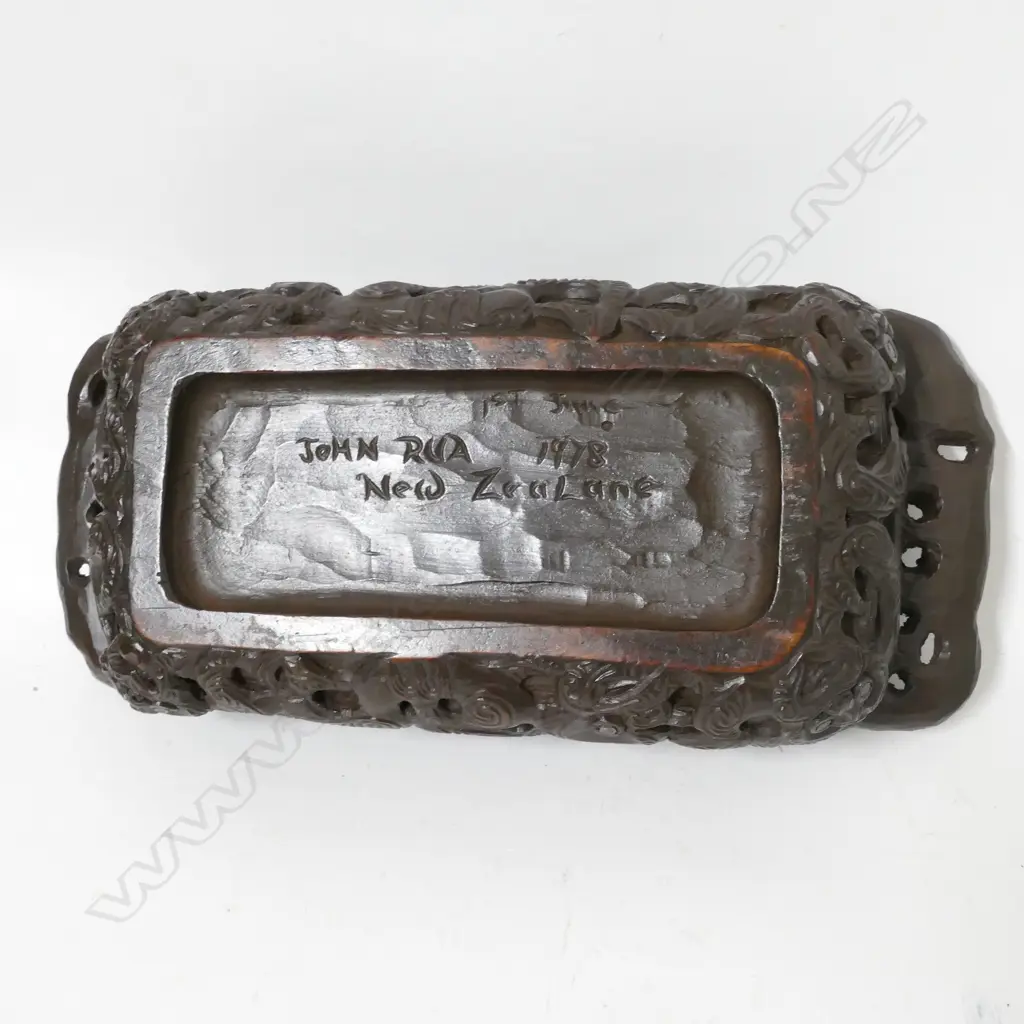A Maori carved papahou (treasure box) Image 1++