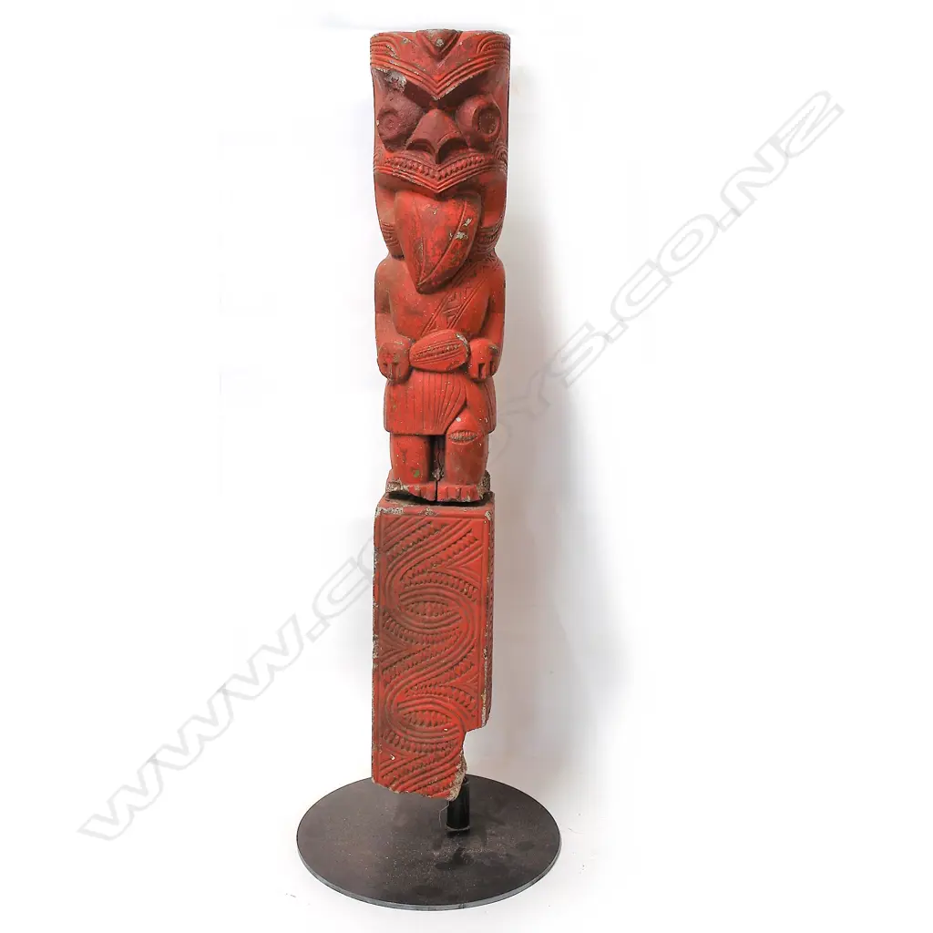 A mid-20thC Maori figural cast concrete post Image 1++