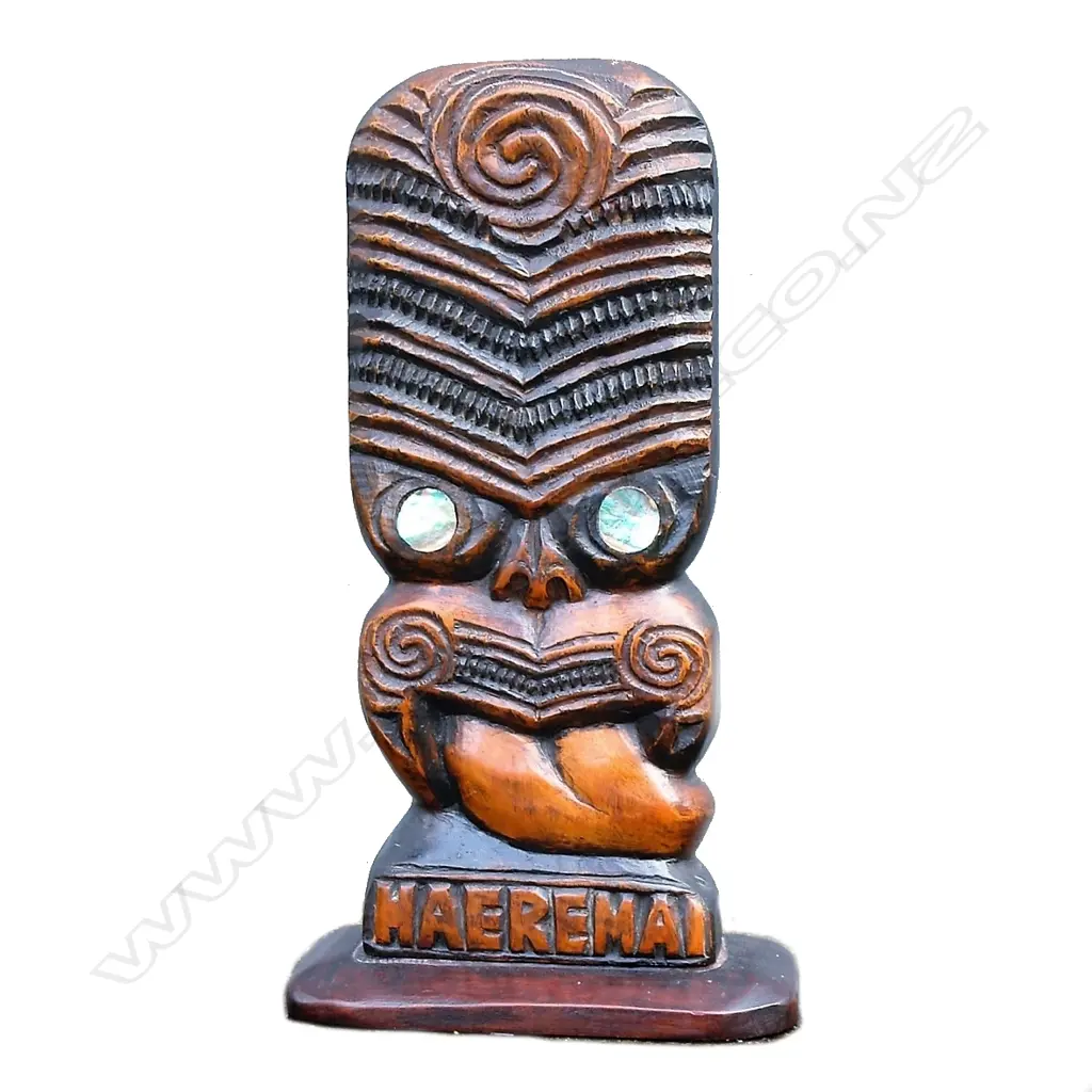 An early/mid-20thC Maori carved sculpture 'HAEREMAI Image 1++