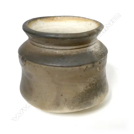 A Chester Nealie 'smoked' porcelain jar