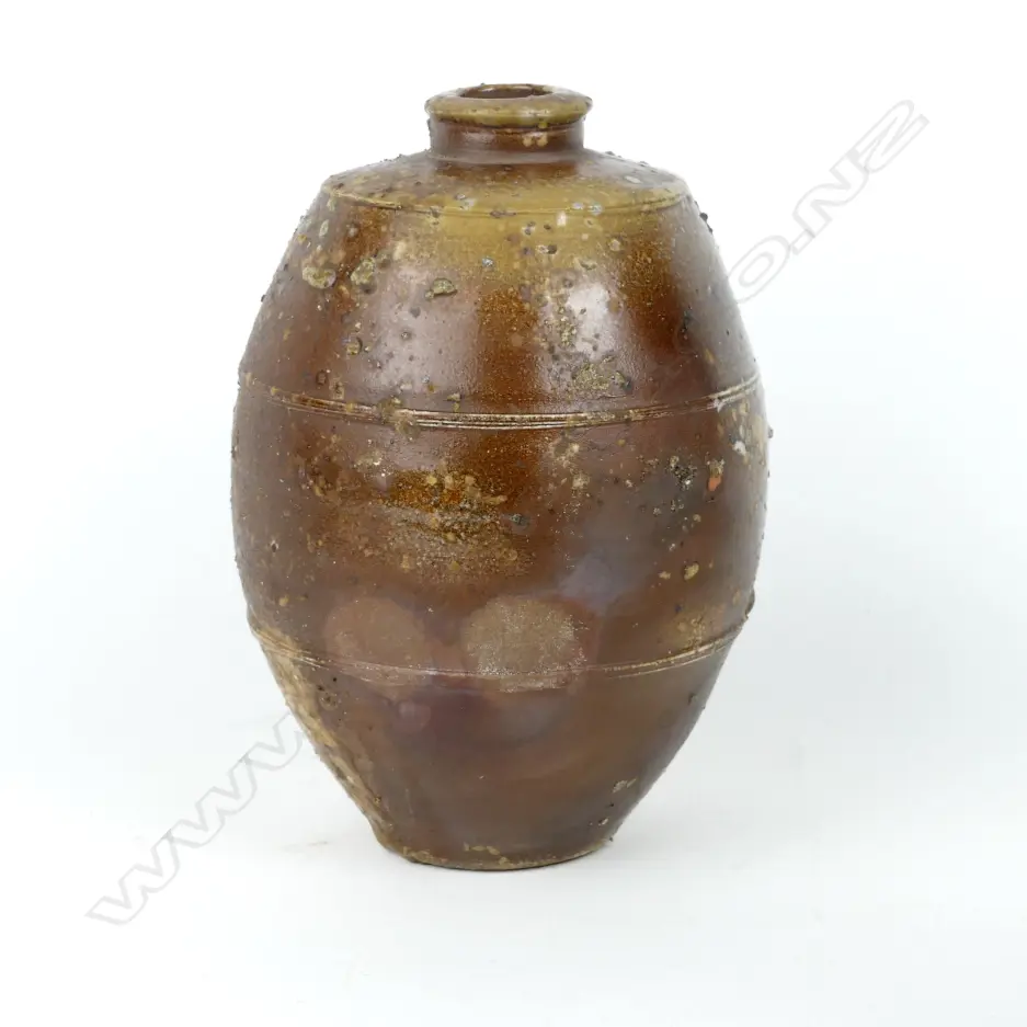 A Duncan Shearer vase Image 1++