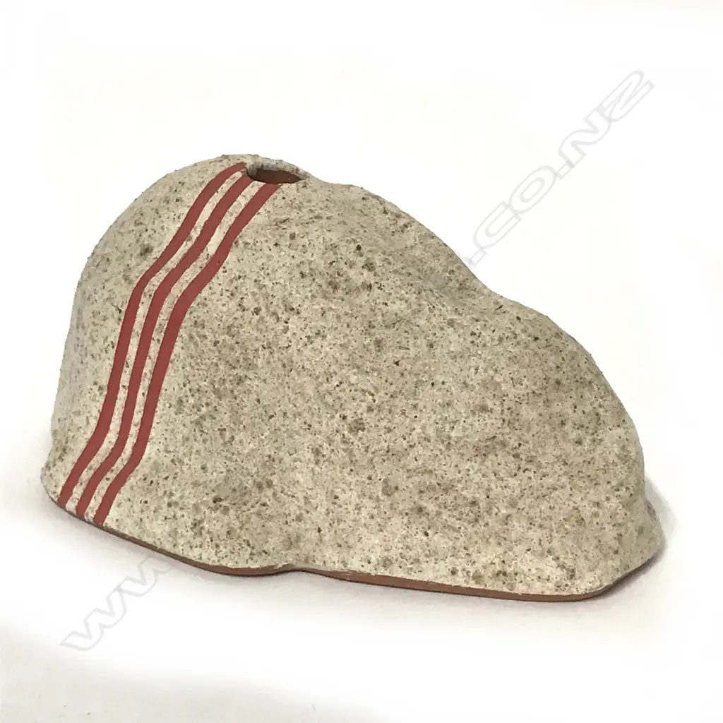 A John Roy ceramic rabbit Image 1++