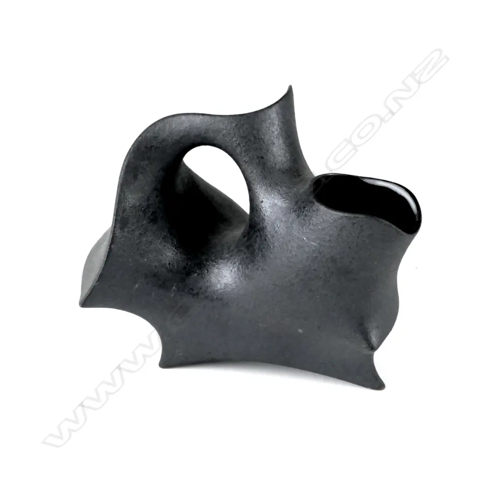 A Rick Rudd hand-built black terracotta teapot Image 1++