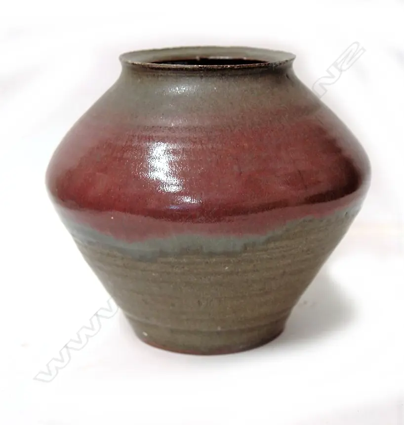 Takeichi Kawai stoneware ovoid vase Image 1++