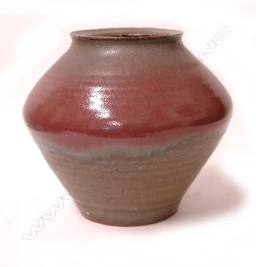 Takeichi Kawai stoneware ovoid vase Image 1++