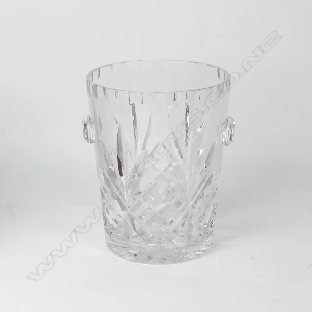 A large cut crystal champagne bucket Image 1++