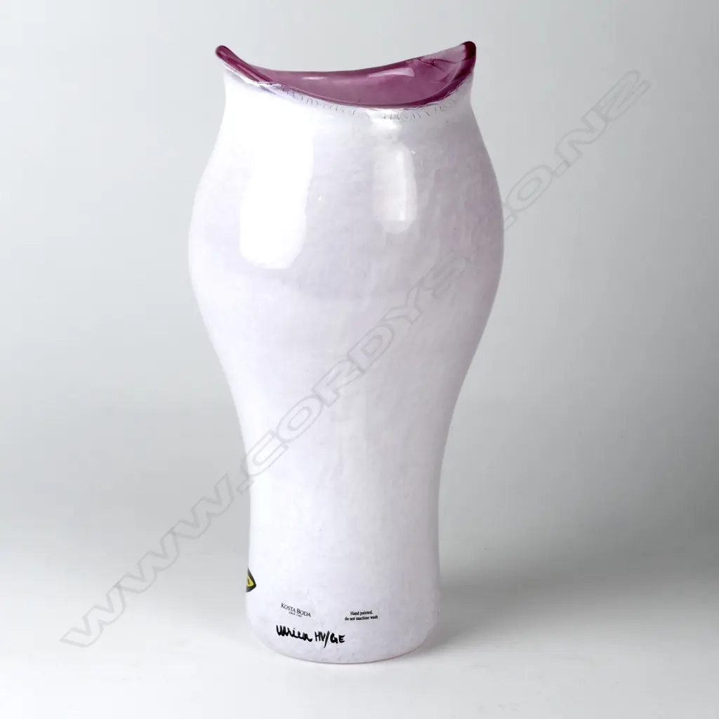 A large Swedish Kosta Boda ' Open Minds' pale pink baluster vase Image 1++