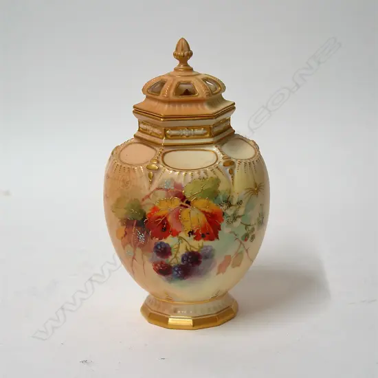 A Victorian Royal Worcester lidded potpourri vase