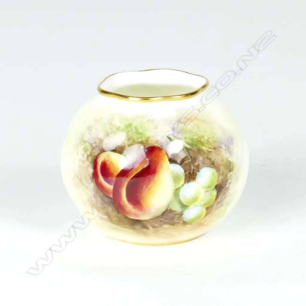 A Royal Worcester squat spherical posy vase Image 1++