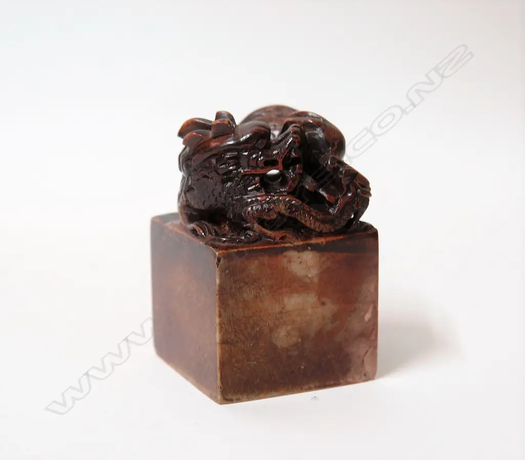 A Chinese carved hardstone seal Image 1++