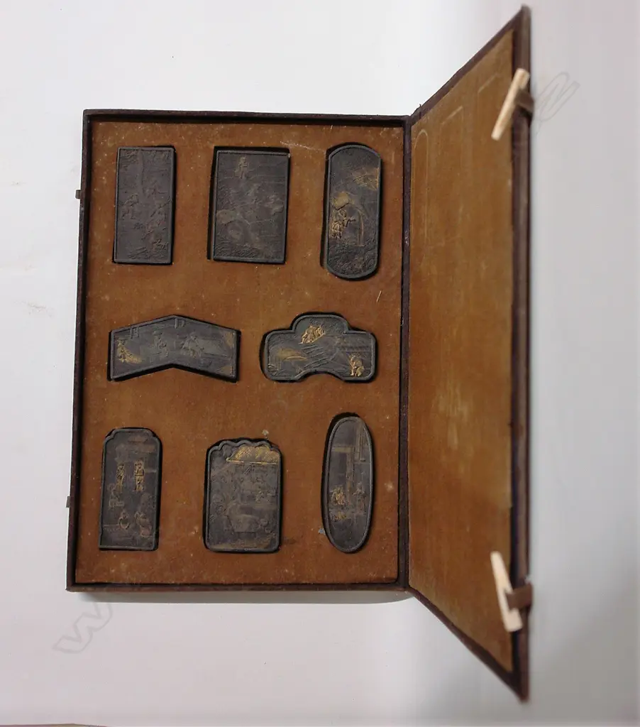 An old Chinese cased eight-piece ink stone set Image 1++
