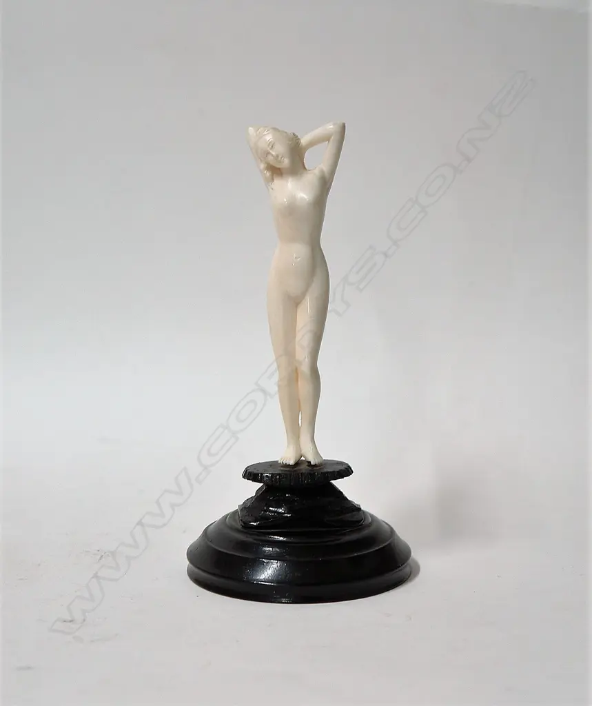 A Chinese carved ivory medicine doll Image 1++