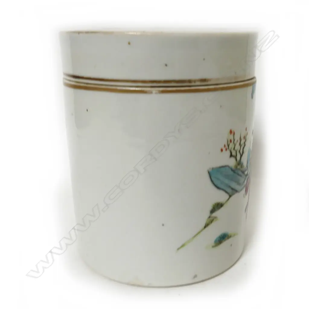 A 19thC Chinese famille rose porcelain lidded jar Image 1++