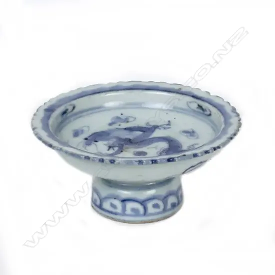 A small Chinese blue and white porcelain stem dish