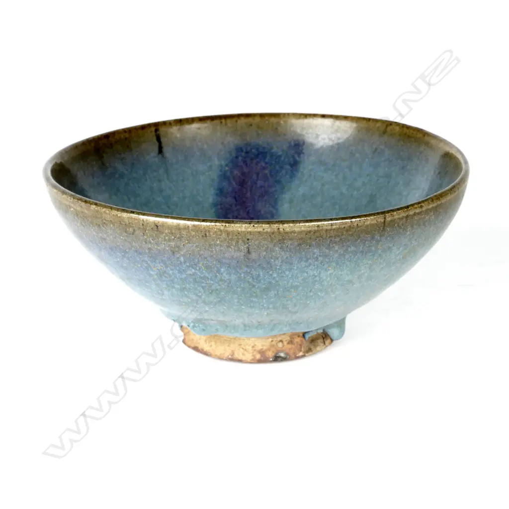 A Chinese Junyao glazed bowl Image 1++