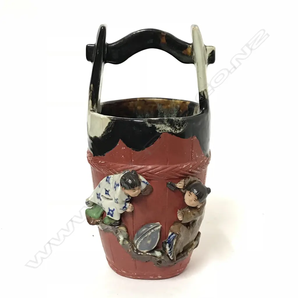 A Sumidigawa vase Image 1++
