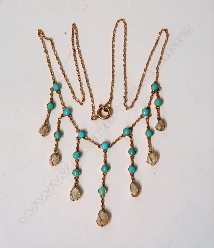 An Edwardian 9ct. yellow gold turquoise and baroque pearl pendant necklace Image 1++