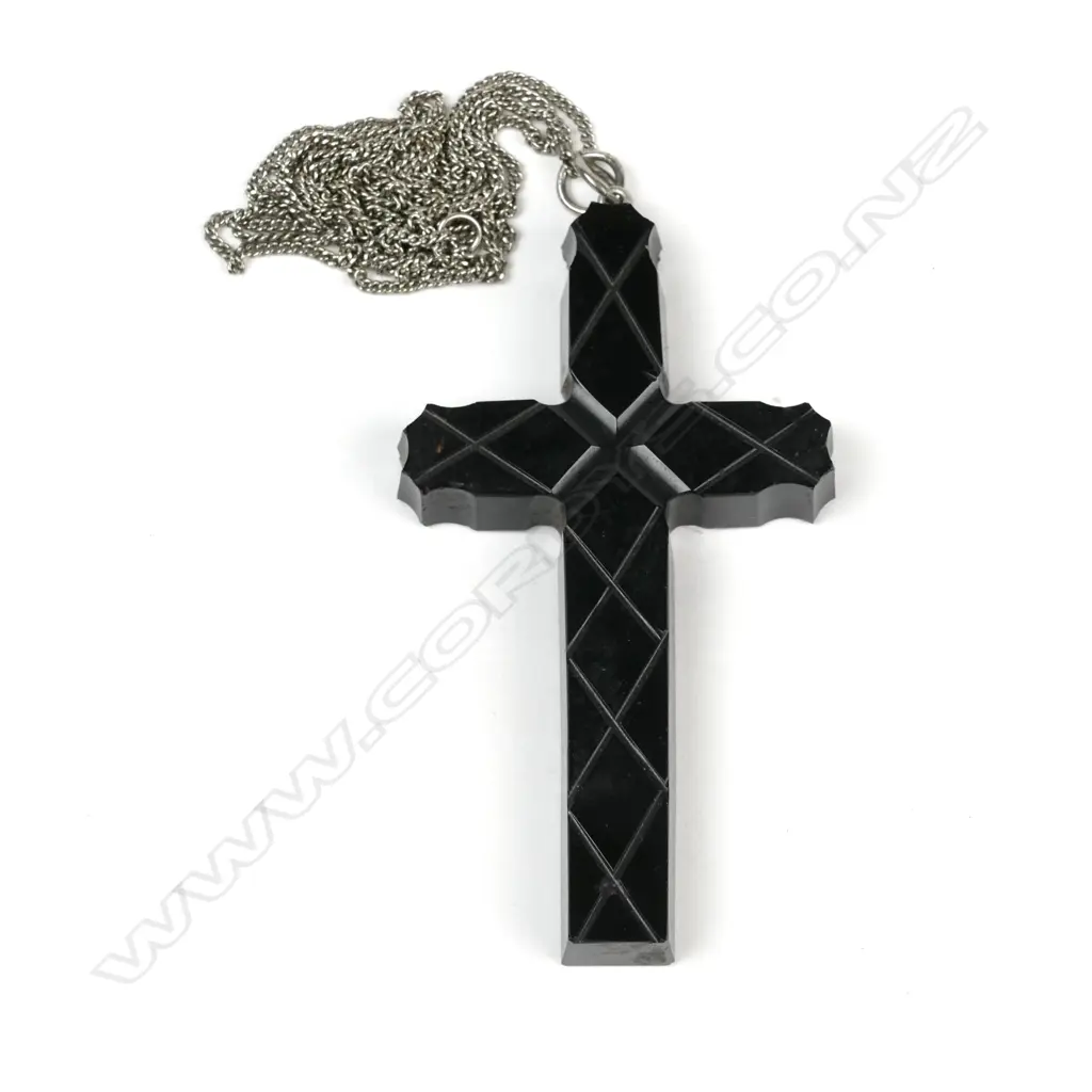 A Victorian jet cross pendant Image 1++