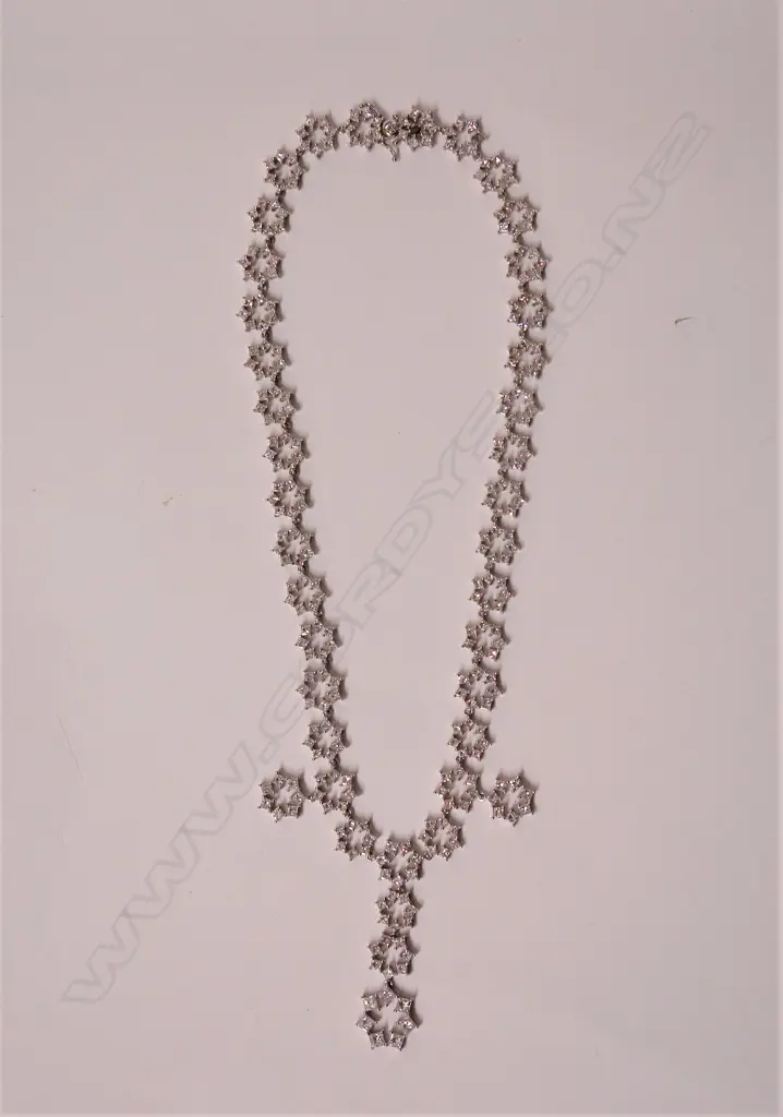 A lady's impressive 18ct. white gold and diamond antique style necklace Image 1++
