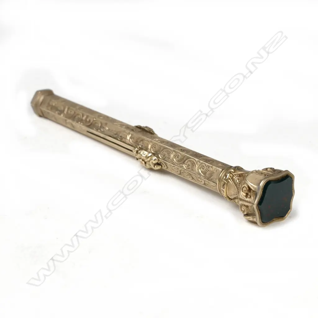 A Victorian 9ct rose gold pen/propelling pencil Image 1++