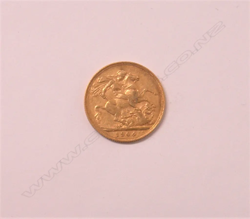 A 1904 gold full sovereign Image 1++